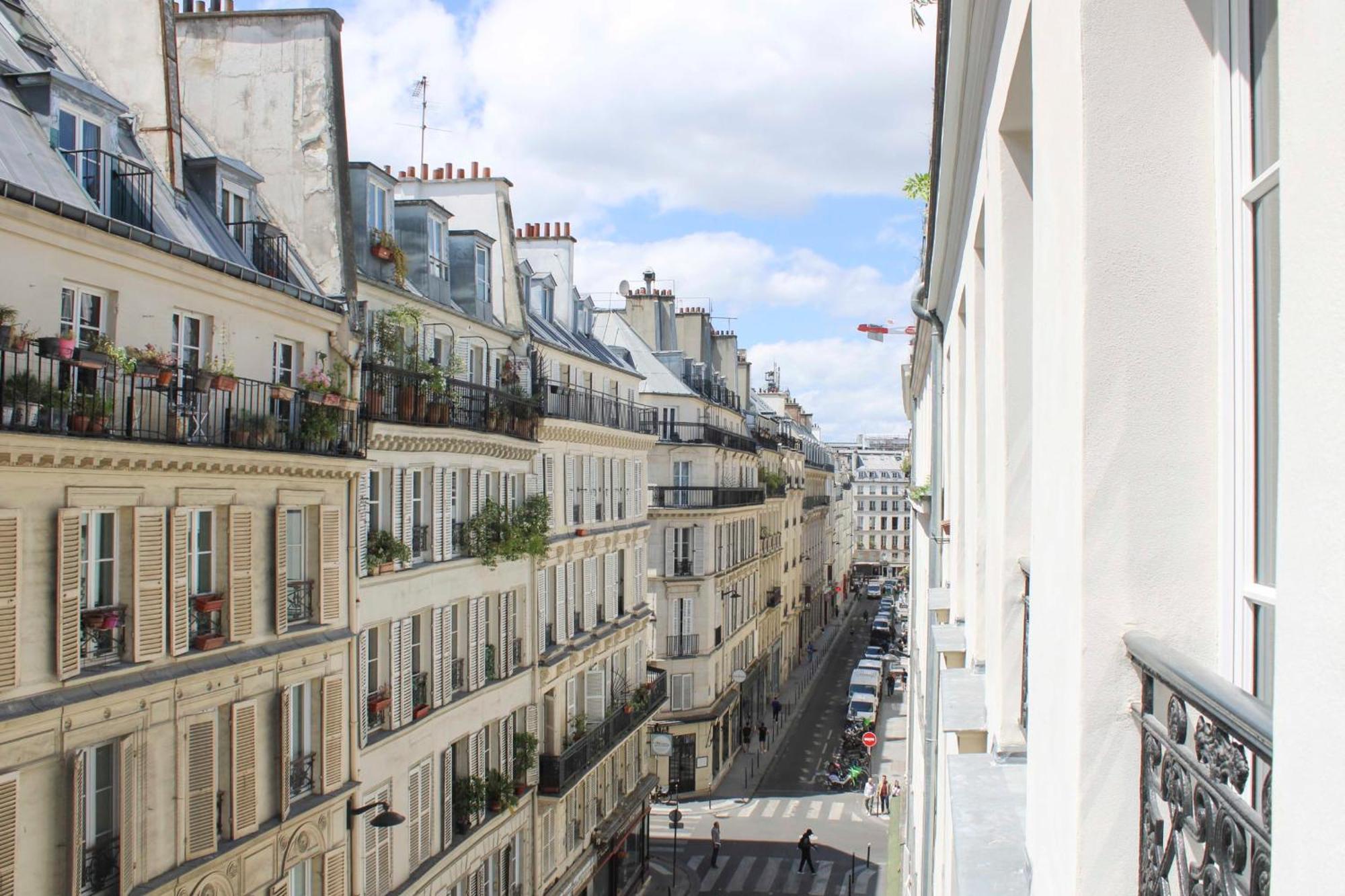 Spacious Luxury In Trendy Neighborhood Appartement