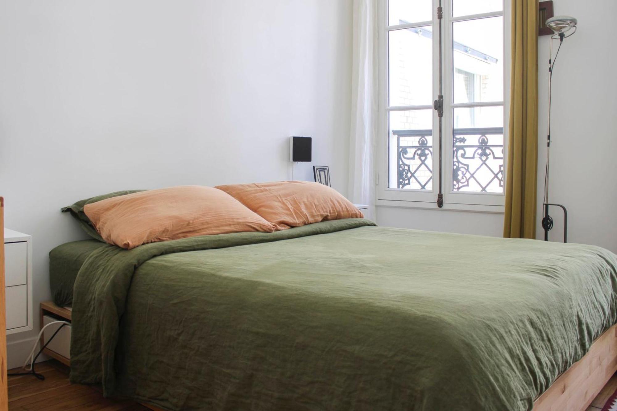 Spacious Luxury In Trendy Neighborhood Apartment