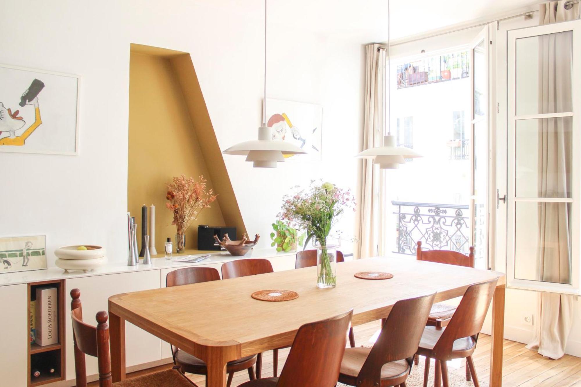 Spacious Luxury In Trendy Neighborhood