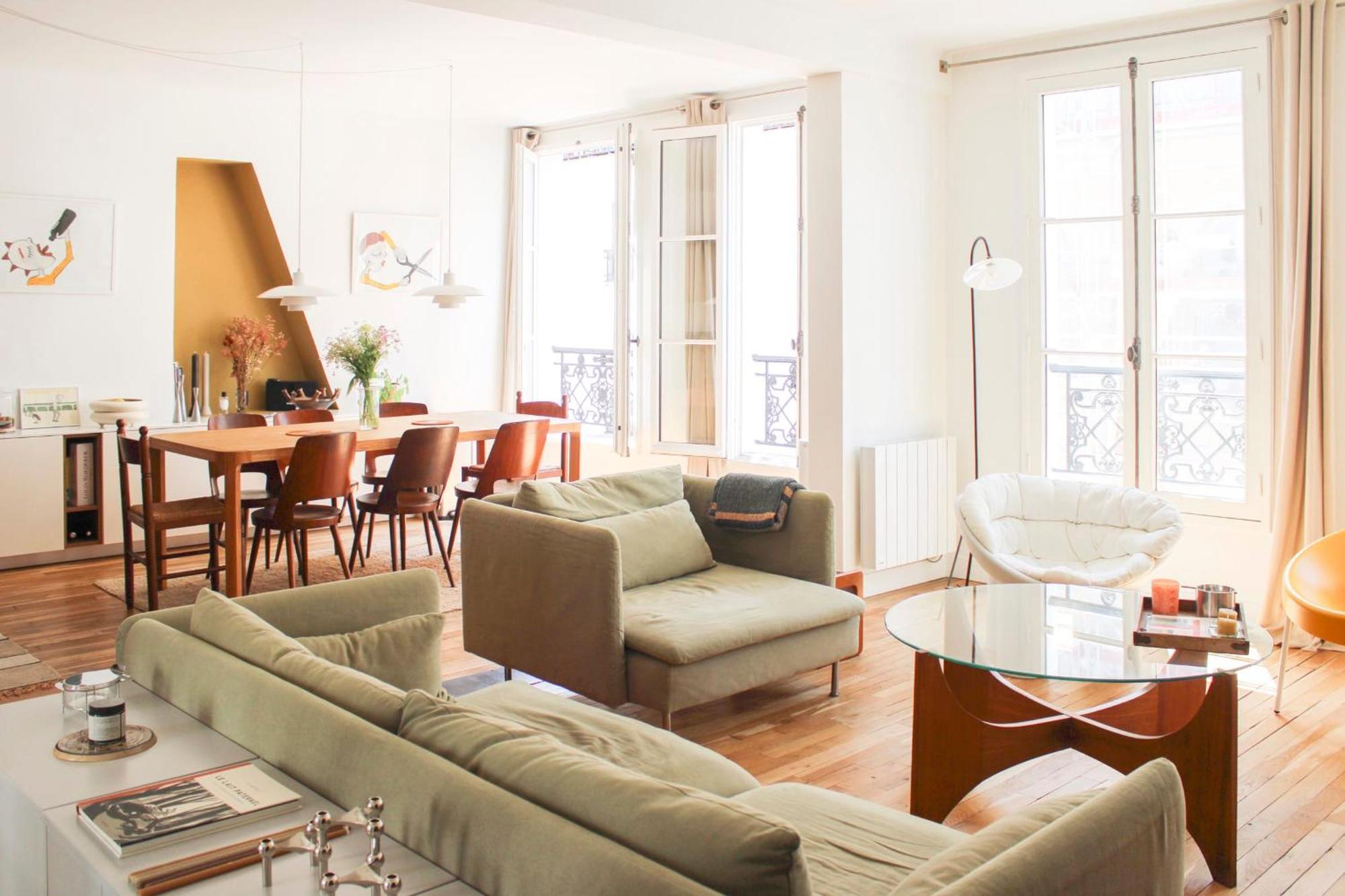 Spacious Luxury In Trendy Neighborhood